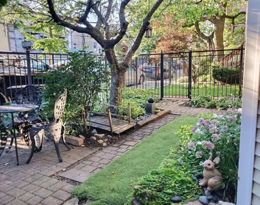 3745 N Seminary Avenue - Photo Thumbnail 3