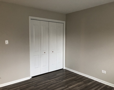 1211 Whispering Hills Court - Photo Thumbnail 5
