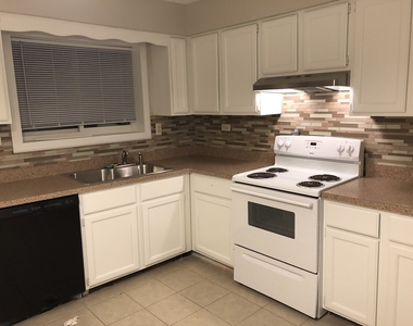 1211 Whispering Hills Court - Photo Thumbnail 4