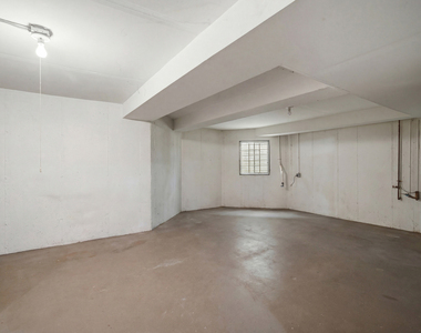 326 Satinwood Court N - Photo Thumbnail 12