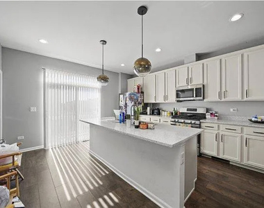 810 Finley Drive - Photo Thumbnail 6