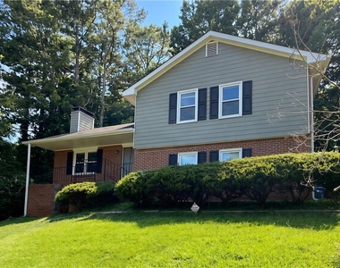 33 Chief Circle - Photo Thumbnail 1