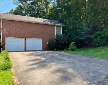 33 Chief Circle - Photo Thumbnail 2