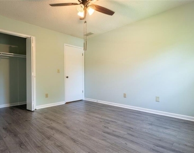 33 Chief Circle - Photo Thumbnail 15