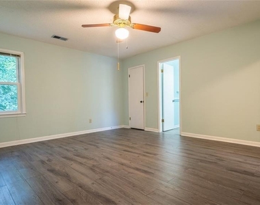 33 Chief Circle - Photo Thumbnail 9