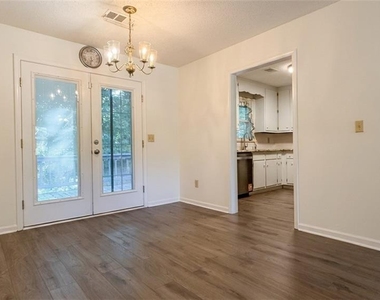 33 Chief Circle - Photo Thumbnail 5