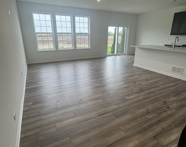 2609 Dundee Drive - Photo Thumbnail 3