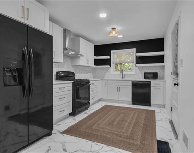 610 Oriole Drive - Photo Thumbnail 9