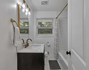 610 Oriole Drive - Photo Thumbnail 24