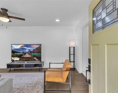 610 Oriole Drive - Photo Thumbnail 4