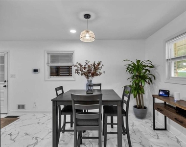 610 Oriole Drive - Photo Thumbnail 7