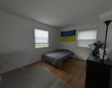 1204 Roth Court - Photo Thumbnail 3