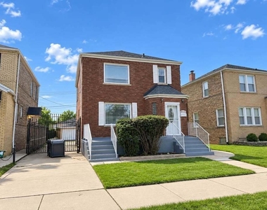 8440 S Winchester Avenue - Photo Thumbnail 1