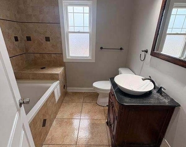 8440 S Winchester Avenue - Photo Thumbnail 9