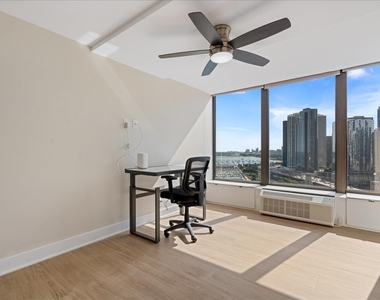 505 N Lake Shore Drive - Photo Thumbnail 18