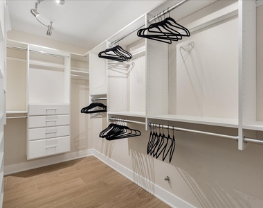 505 N Lake Shore Drive - Photo Thumbnail 12