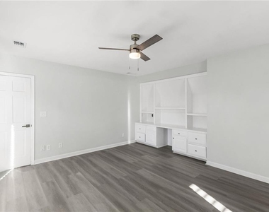 2910 Emerald Drive - Photo Thumbnail 29