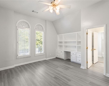 2910 Emerald Drive - Photo Thumbnail 36