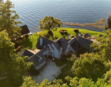 2910 Emerald Drive - Photo Thumbnail 48