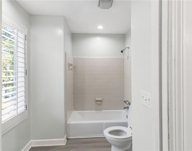 2910 Emerald Drive - Photo Thumbnail 32