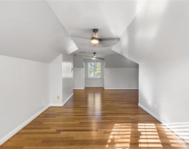 2910 Emerald Drive - Photo Thumbnail 25