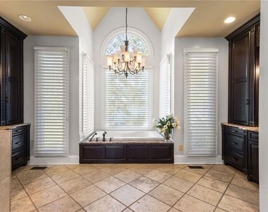 2910 Emerald Drive - Photo Thumbnail 14