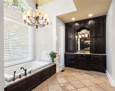 2910 Emerald Drive - Photo Thumbnail 15
