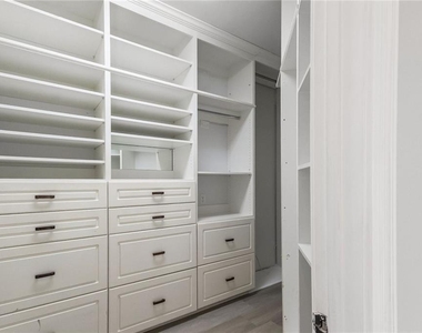 2910 Emerald Drive - Photo Thumbnail 17