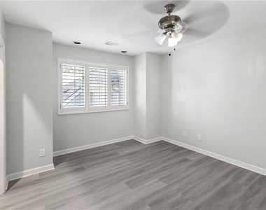 2910 Emerald Drive - Photo Thumbnail 30