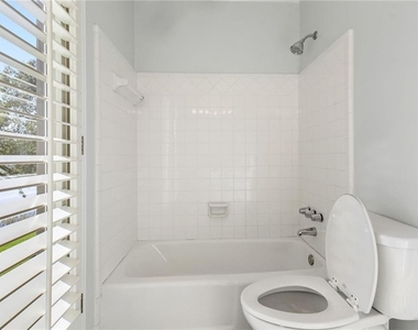 2910 Emerald Drive - Photo Thumbnail 28