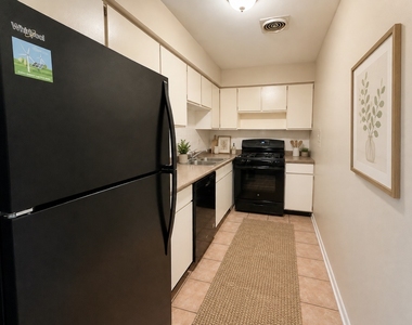 205 W Miner Street - Photo Thumbnail 4