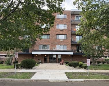 205 W Miner Street - Photo Thumbnail 1