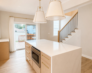 3914 N Mozart Street - Photo Thumbnail 9