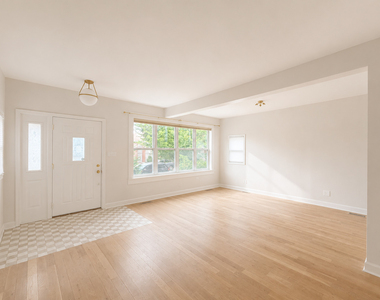 3914 N Mozart Street - Photo Thumbnail 4