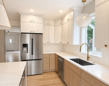 3914 N Mozart Street - Photo Thumbnail 11