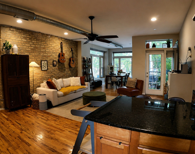 4823 N Sawyer Avenue - Photo Thumbnail 4