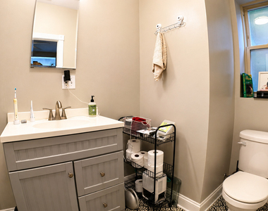 4823 N Sawyer Avenue - Photo Thumbnail 13