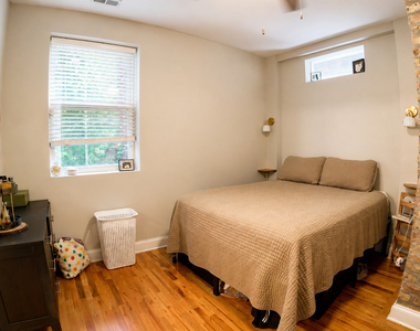 4823 N Sawyer Avenue - Photo Thumbnail 12