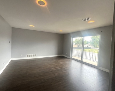 2728 W 87th Street - Photo Thumbnail 5