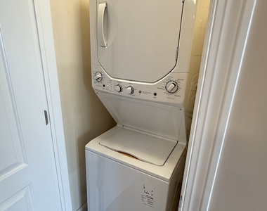 2513 W Congress Parkway - Photo Thumbnail 5