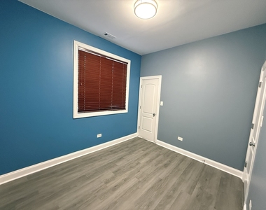 2513 W Congress Parkway - Photo Thumbnail 6