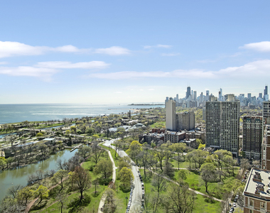 2500 N Lakeview Avenue - Photo Thumbnail 1