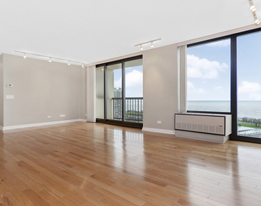 2500 N Lakeview Avenue - Photo Thumbnail 4