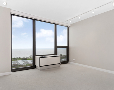 2500 N Lakeview Avenue - Photo Thumbnail 13