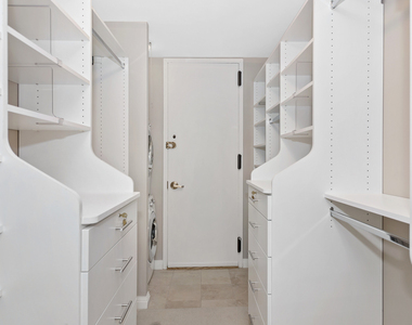 2500 N Lakeview Avenue - Photo Thumbnail 19
