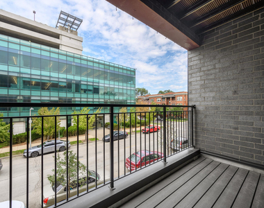 825 E 61st Street - Photo Thumbnail 13