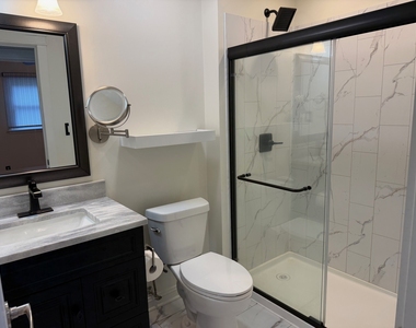 303 Lee Court - Photo Thumbnail 7