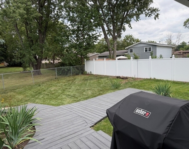303 Lee Court - Photo Thumbnail 15