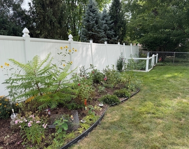 303 Lee Court - Photo Thumbnail 20