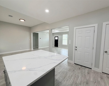 1204 Road 5203 - Photo Thumbnail 7